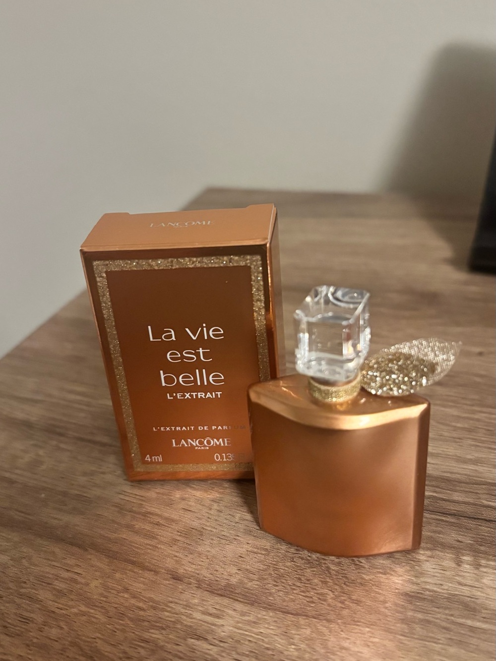 Lancôme La Vie Est Belle L'Extrait Miniature - Metallic Copper & Gold sample